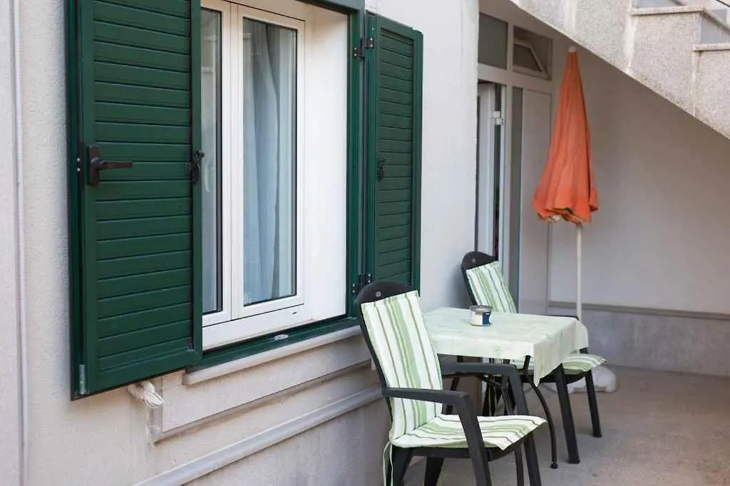 Apartment In Malinska - Insel Krk 53352 Croatia