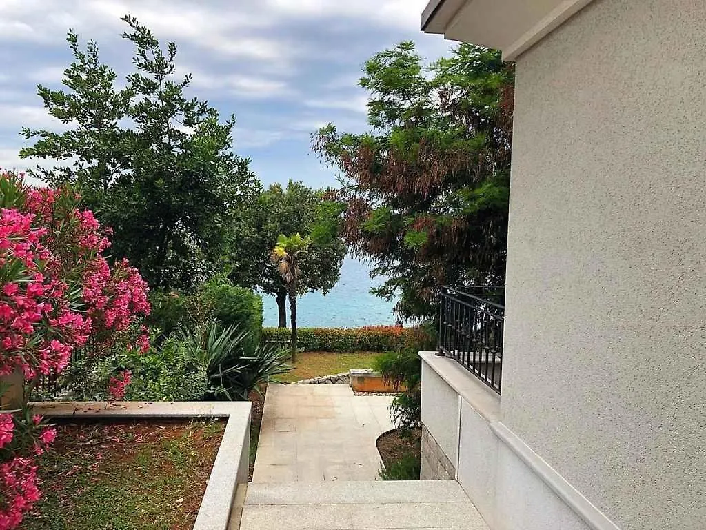 Apartment In Malinska - Insel Krk 53352